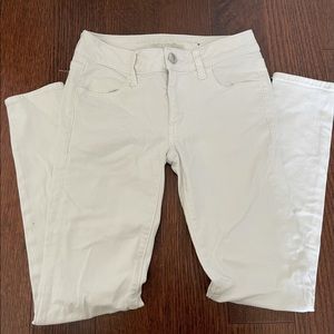 American Eagle White Jean